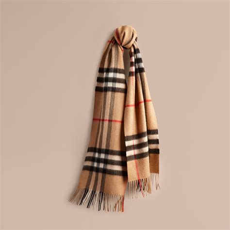 echarpes cachemire burberry|burberry check cashmere scarves.